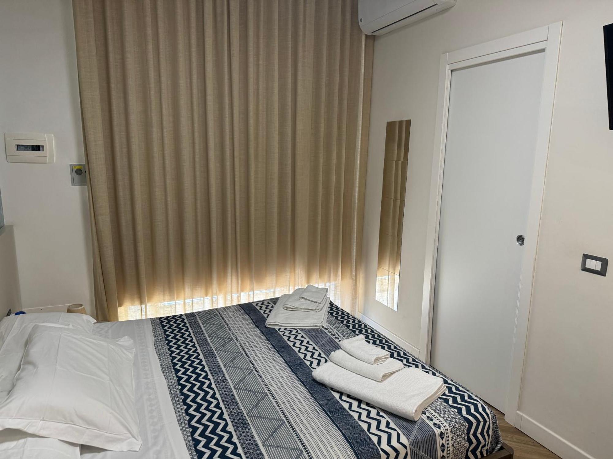 Rooms Garibaldi Neapel Exterior foto