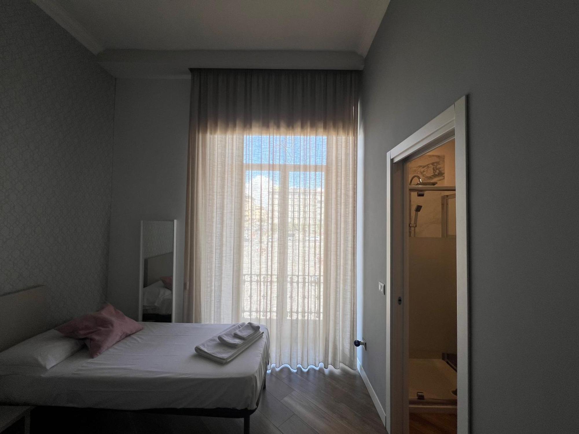 Rooms Garibaldi Neapel Exterior foto